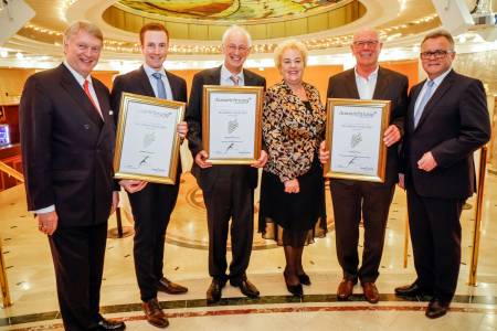 2_Casinos Austria Vorstandsdirektor Dietmar Hoscher, die Preisträger Michael Kirchknopf und Hermann Fink, Agrar-Landesrätin Verena Dunst, Preisträger Engelbert Prieler, Landeshauptmann Hans Niessl
