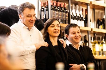 Pietro Visocvich, Samuela Ferrari-Viscovich mit Restaurantleiter Nikolaus Weixelbraun