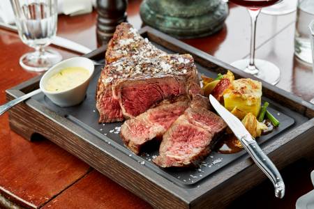 Rib Eye (bio) von der Boa-Farm mit Artischocken und Erd&auml;pfelgratin