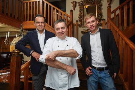 Robert Glock und seine Gesch&auml;ftsf&uuml;hrer Manfred Stockner, Florian Landlinger