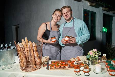 Leah Lackner & Florian Smetana mit Ajvar von Granny's Secret