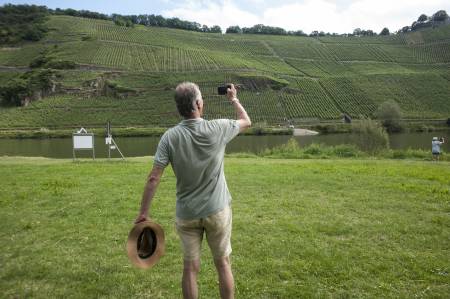 Michael Go&euml;ss-Enzenberg fotografiert die Weinberge
