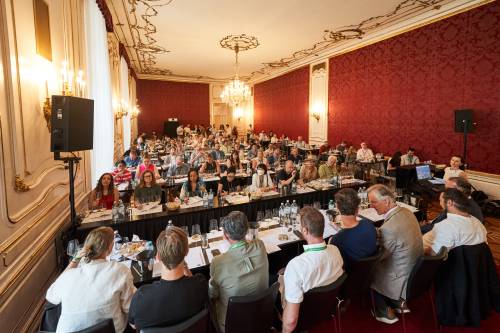 Blick auf den Saal während der Verkostung