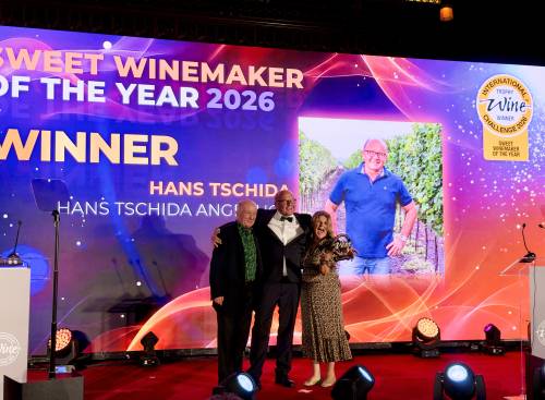 Oz Clarke (IWC Judge Emeritus), Hans Tschida, Helen McGinn (IWC UK Co-Chair) v.l.n.r.